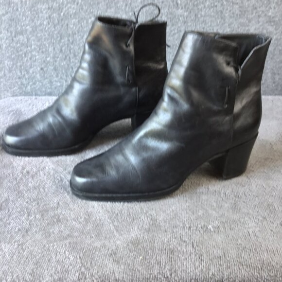 Enzo Angiolini Black Leather Ankle Boots/Booties with Lace Accent Sz 8M - Picture 2 of 7